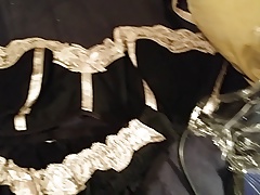 Cumming on Gianna Jerking with the bra she’s wearing