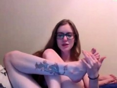 Very Hot Amateur Redhead Teen With Glasses Bates On Webcam